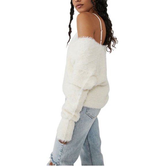 FREE PEOPLE | ultra soft & fluffy ivory v-neck sweater - Picture 4 of 4